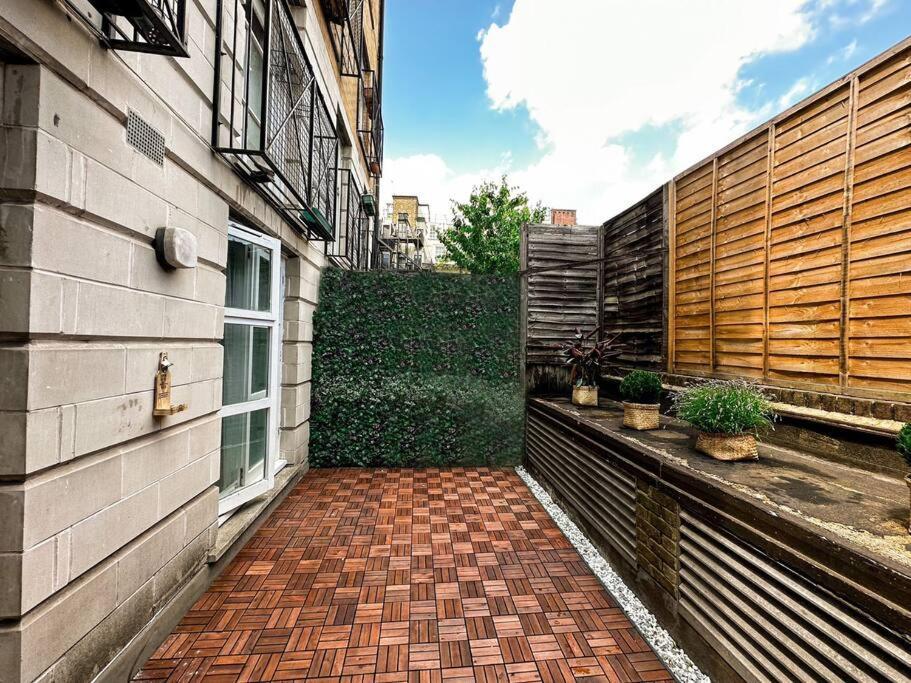 Charming Spacious 2Br Flat Near Station Plus Parking London Exteriör bild
