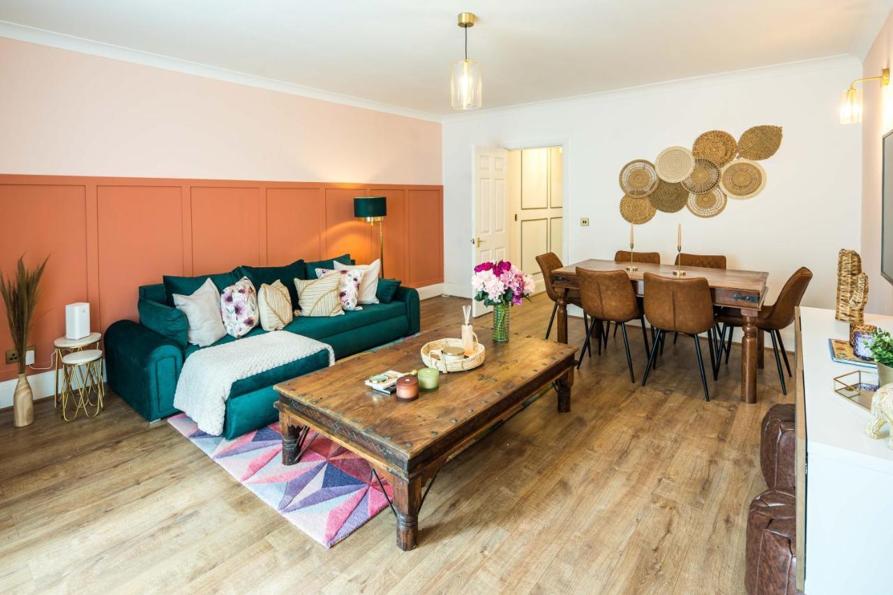 Charming Spacious 2Br Flat Near Station Plus Parking London Exteriör bild