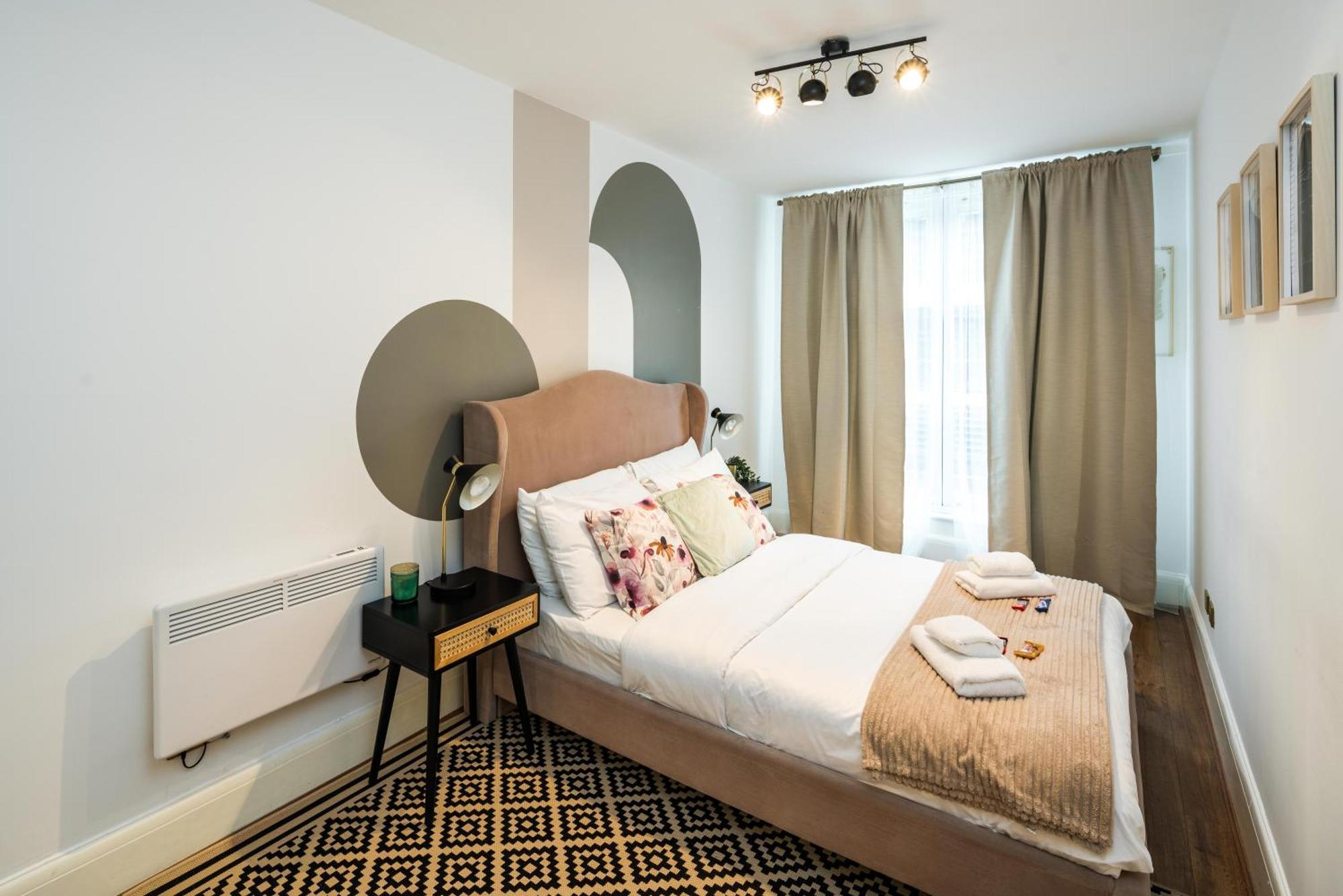 Charming Spacious 2Br Flat Near Station Plus Parking London Exteriör bild