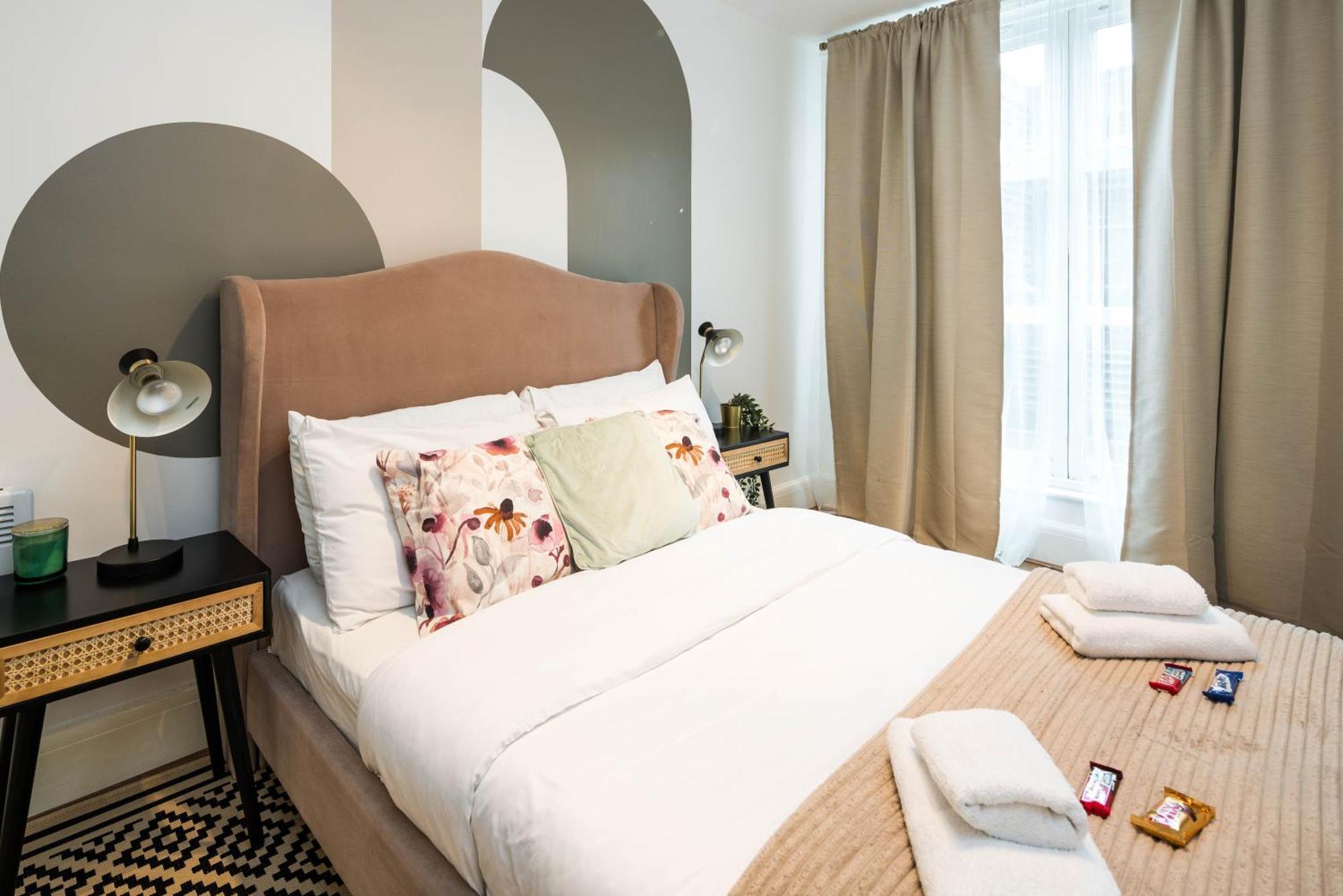 Charming Spacious 2Br Flat Near Station Plus Parking London Exteriör bild